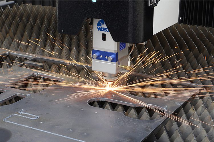 ¿Cuánta potencia necesita elegir la máquina de corte por láser de placa de aluminio?